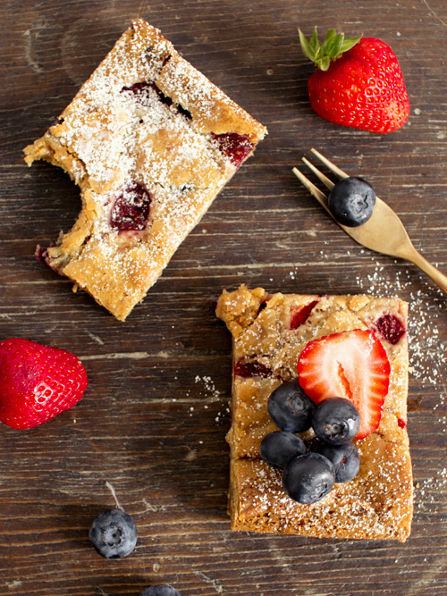 berry white chocolate blondies