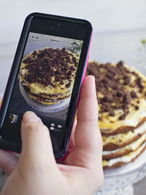 chocolate chip passionfruit naked cake