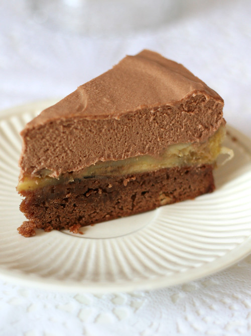 chocolate & peanut butter mousse cake