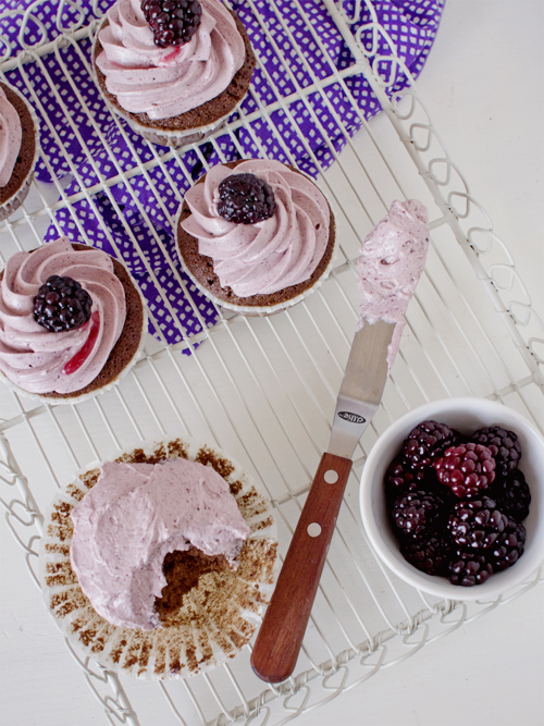 chocolate blackberry cupcakes