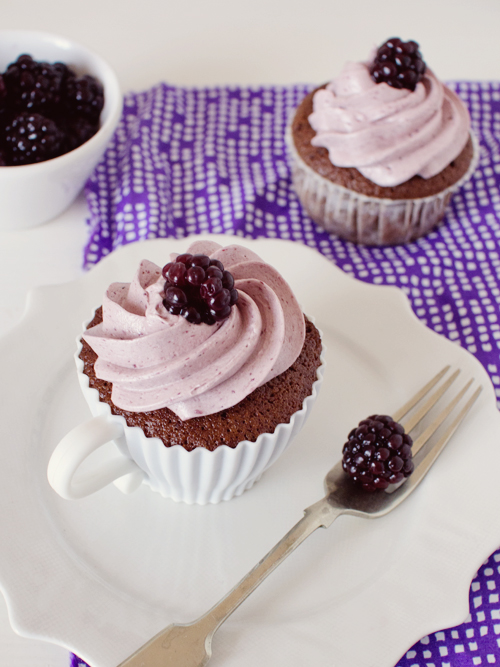 chocolate blackberry cupcakes