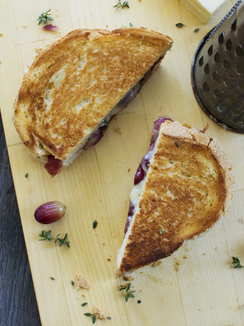 roasted grape & prosciutto toastie