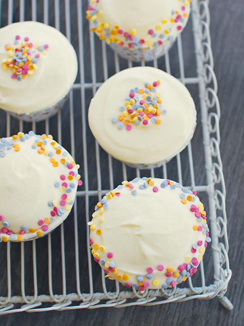 lemon sour cream cupcakes