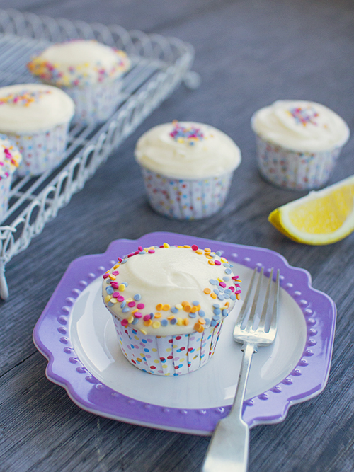 lemon sour cream cupcakes