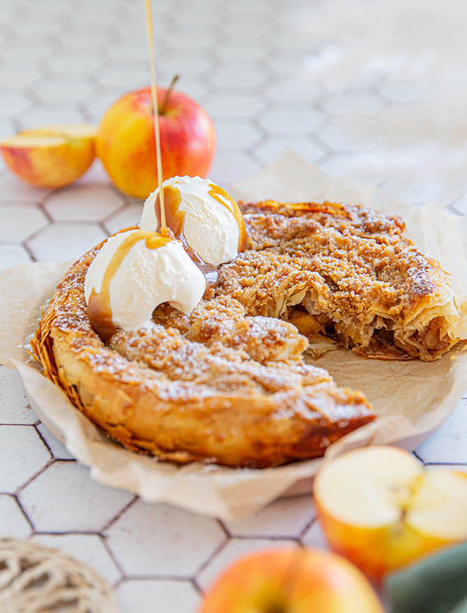 Apple Crumble Filo Pie