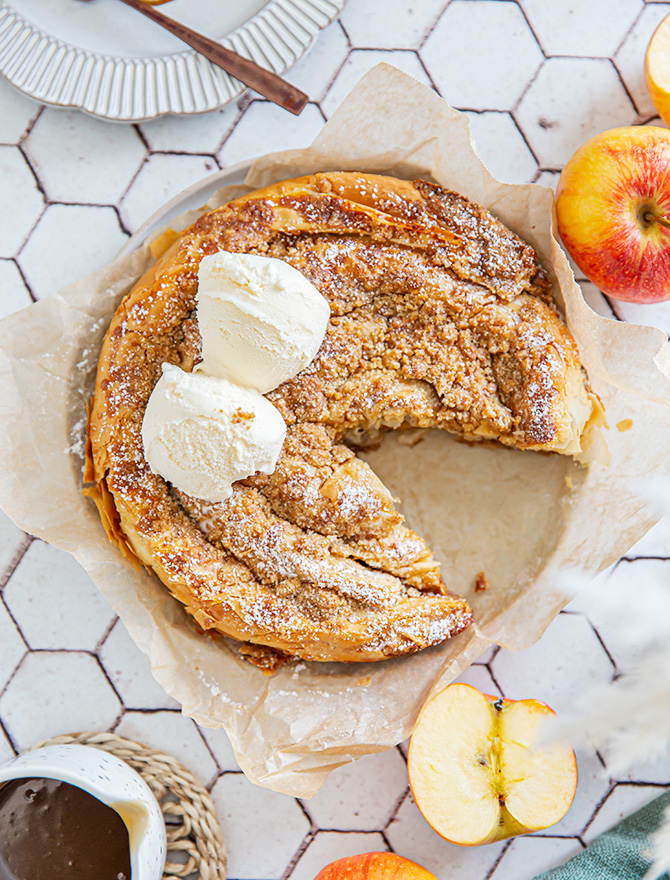 Apple Crumble Filo Pie