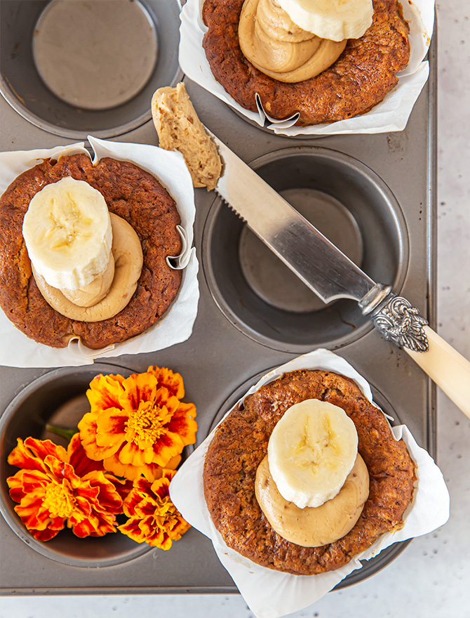 Banana Biscoff Cheesecake Muffins