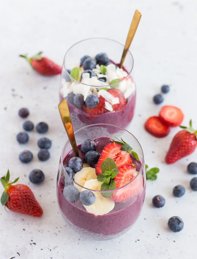 Blueberry Acai Smoothie & Chia Parfait