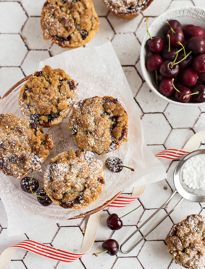 Fruit Mince Crumble Pies