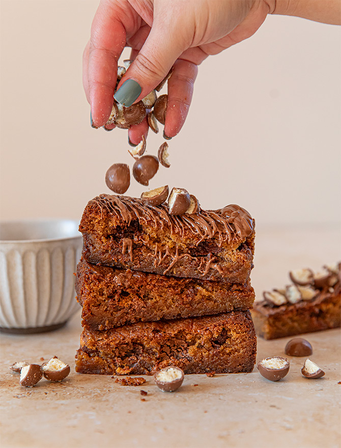 Maltesers Blondies