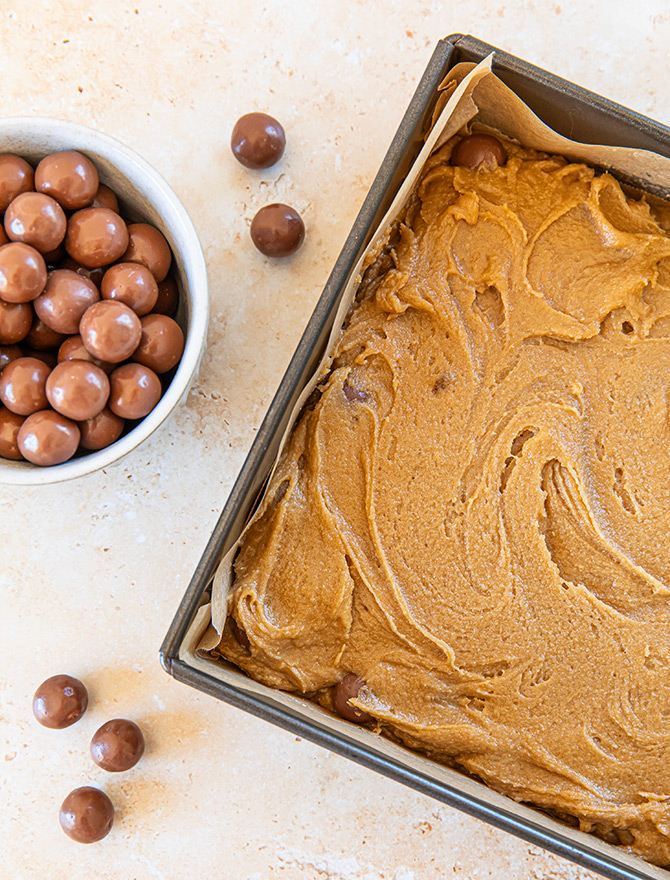 Maltesers Blondies