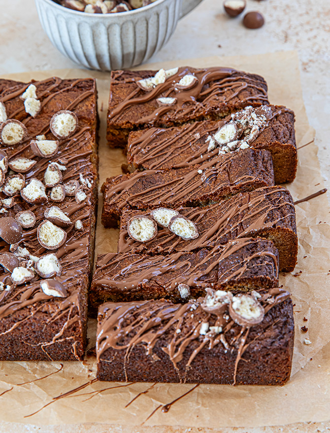 Maltesers Blondies