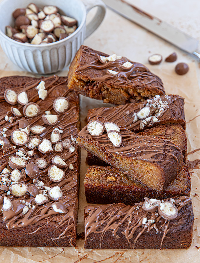 Maltesers Blondies