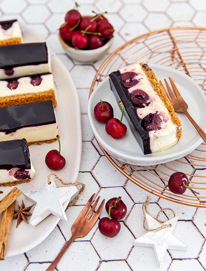 Mulled Wine Cherry Cheesecake Bars