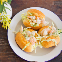 Simple Dinners 11 / Prawn Sliders with Lemon Fennel Slaw